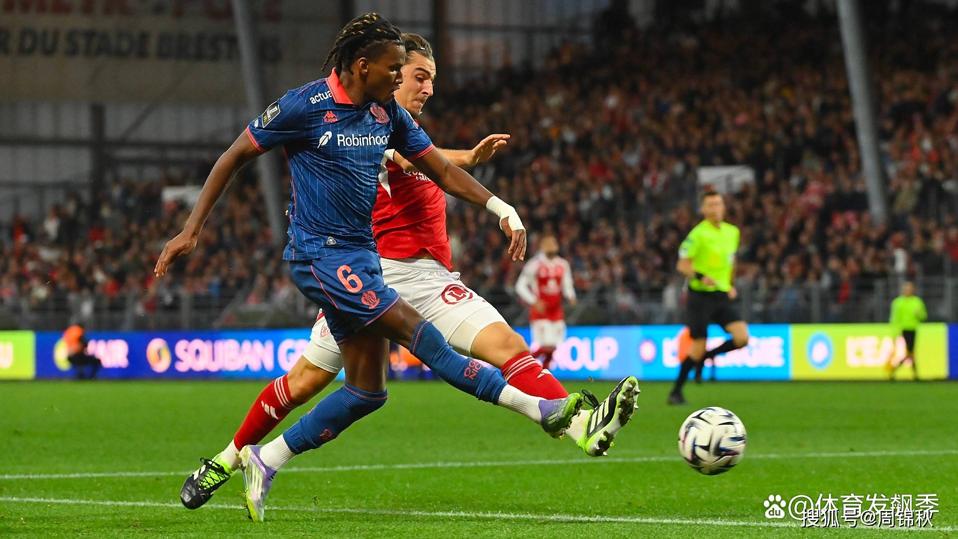 包含罗马迎欧联关键赛，今晨篮板制胜，底气十足，资深球员宣示担当的词条